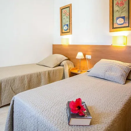 Playa Blanca Sleeps 4 Wifi Willa *